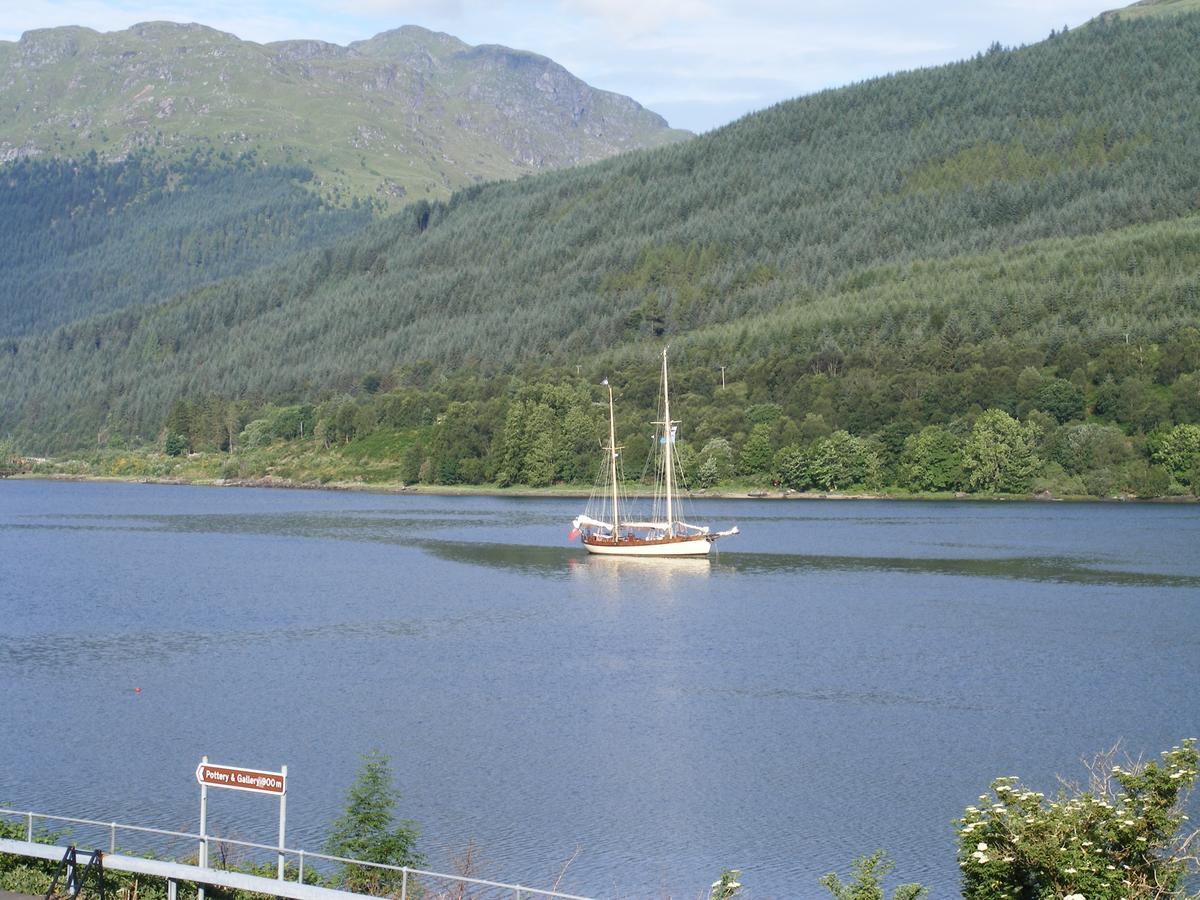 Twostones Bed and Breakfast Arrochar Exteriör bild
