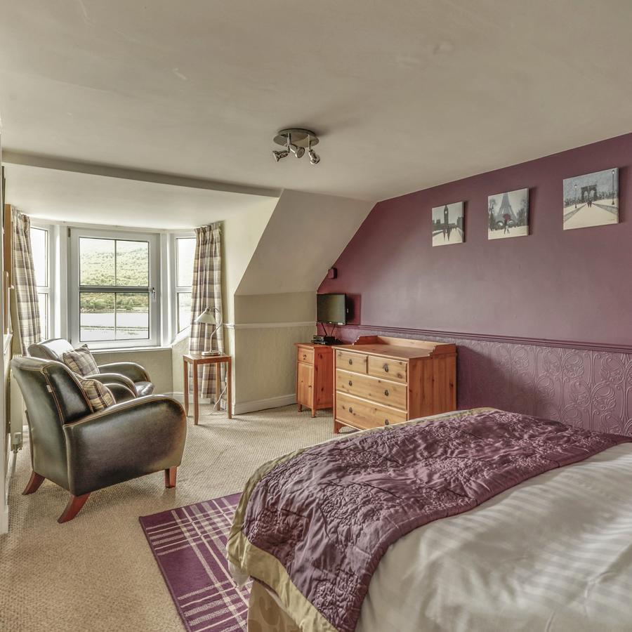Twostones Bed and Breakfast Arrochar Exteriör bild
